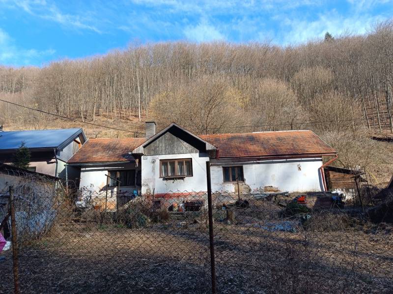 Chalupa Banská Hodruša.jpg